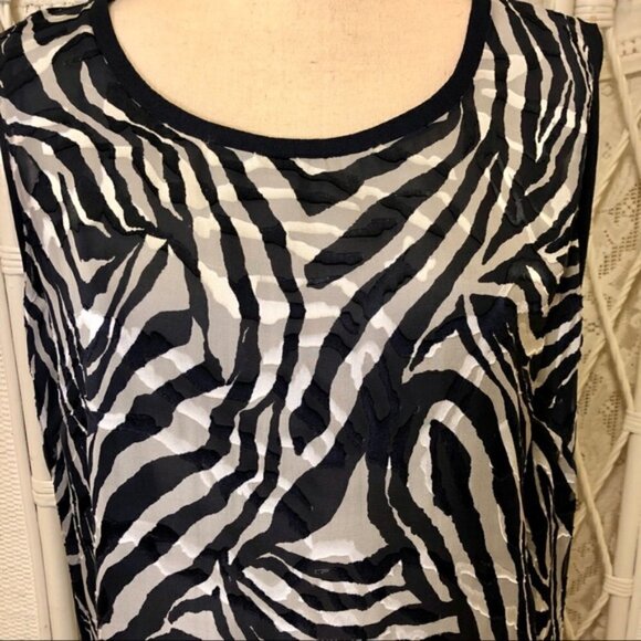Jones NY Blouse Navy White Animal Zebra Print Scoop Neck SleevelessTop size 1X - Picture 3 of 12